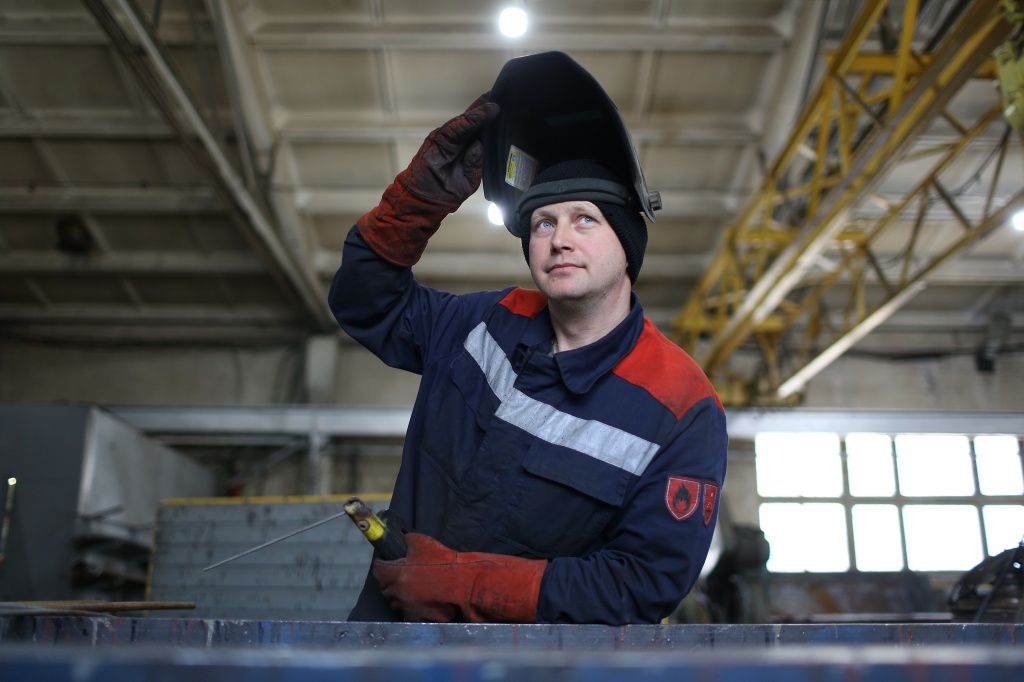 13_электрогазосварщик Васильев Сергей Леонидович.JPG